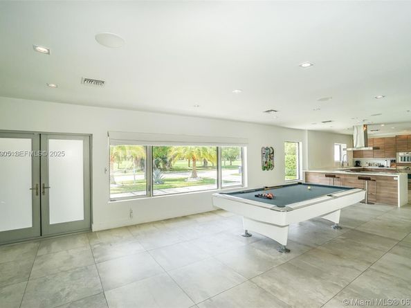 1001 Fairway Dr, Miami Beach FL 33141