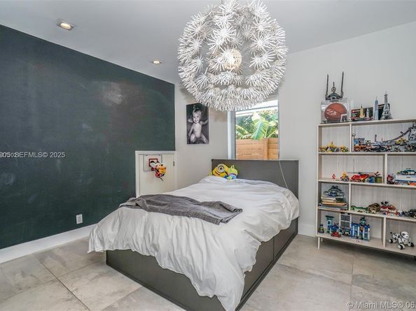 1001 Fairway Dr, Miami Beach FL 33141