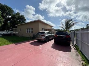 735 NE 152nd St, Miami FL 33162