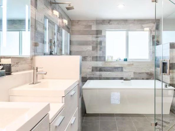 500 NW 30th St, Wilton Manors FL 33311