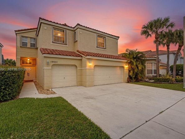 15651 NW 14th Ct, Pembroke Pines FL 33028