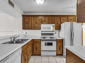 6321 Coral Lake Dr 209, Margate FL 33063