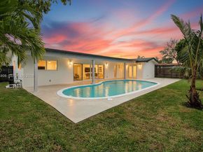 4940 SW 87th Ct, Miami FL 33165