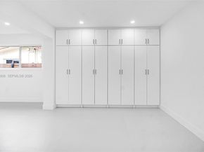 4940 SW 87th Ct, Miami FL 33165