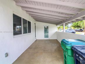 4940 SW 87th Ct, Miami FL 33165