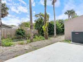 1567 NW 94TH Way 10, Coral Springs FL 33071