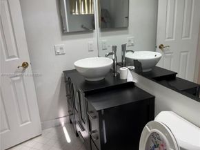 4825 SW 149th Ct 18B, Miami FL 33185