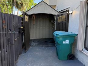 4825 SW 149th Ct 18B, Miami FL 33185