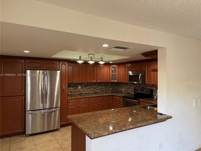 4825 SW 149th Ct 18B, Miami FL 33185
