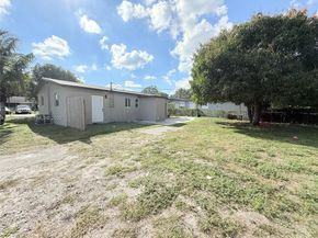 7821 NW 30th St, Davie FL 33024