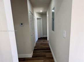 7821 NW 30th St, Davie FL 33024