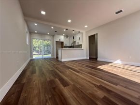 7821 NW 30th St, Davie FL 33024