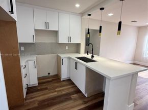 7821 NW 30th St, Davie FL 33024