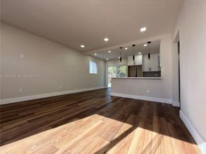 7821 NW 30th St, Davie FL 33024