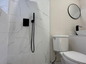 7821 NW 30th St, Davie FL 33024