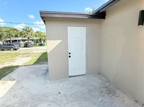 7821 NW 30th St, Davie FL 33024