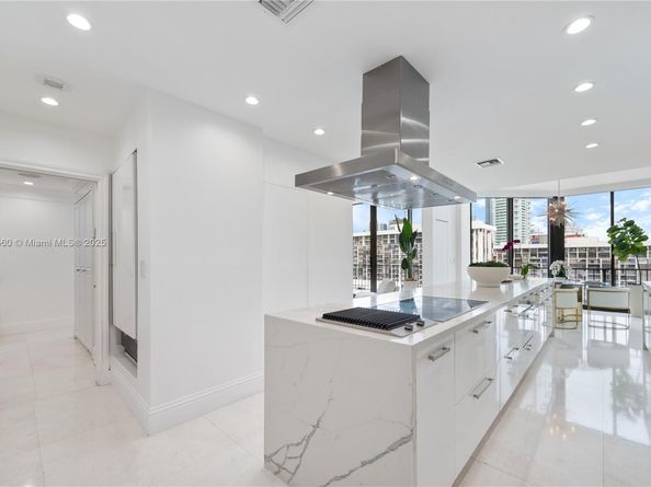 1925 Brickell Ave DPH3, Miami FL 33129