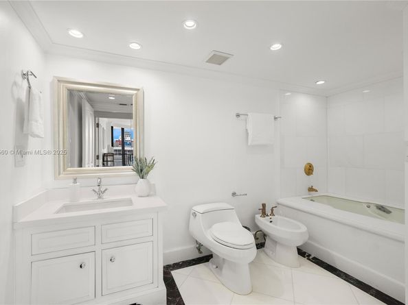 1925 Brickell Ave DPH3, Miami FL 33129