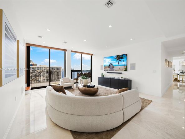 1925 Brickell Ave DPH3, Miami FL 33129