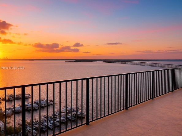 1925 Brickell Ave DPH3, Miami FL 33129