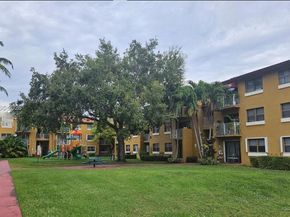 15600 SW 80th St L302, Miami FL 33193