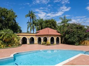 15600 SW 80th St L302, Miami FL 33193