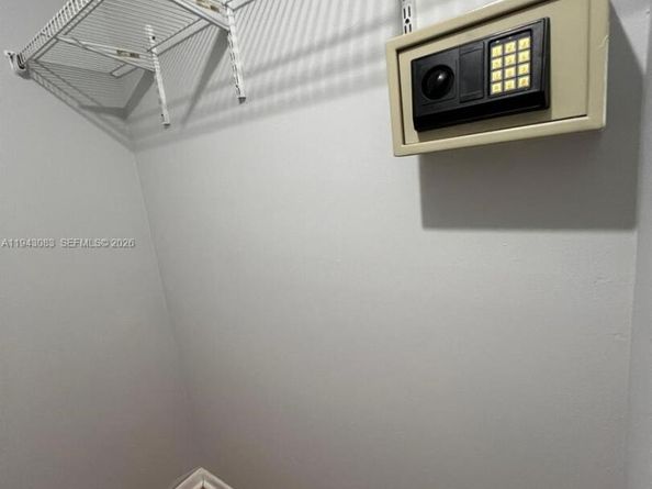 15600 SW 80th St L302, Miami FL 33193