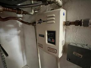 15600 SW 80th St L302, Miami FL 33193