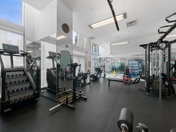 92 SW 3rd St 3608, Miami FL 33130