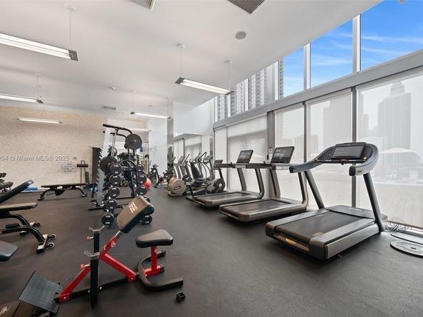 92 SW 3rd St 3608, Miami FL 33130
