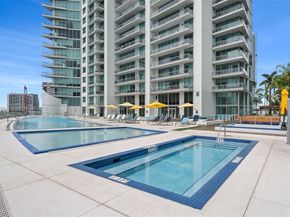 92 SW 3rd St 3608, Miami FL 33130