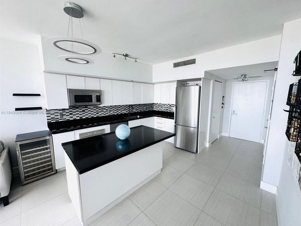 92 SW 3rd St 3608, Miami FL 33130