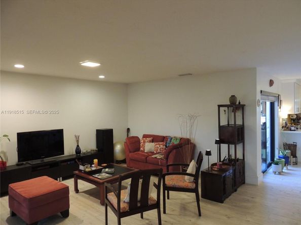 7951 Eastlake Dr C, Boca Raton FL 33433