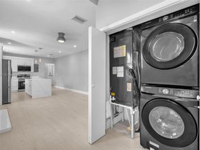 421 NW 59th St, Miami FL 33127
