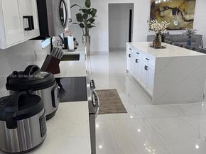 1801 NW 42nd St, Oakland Park FL 33309