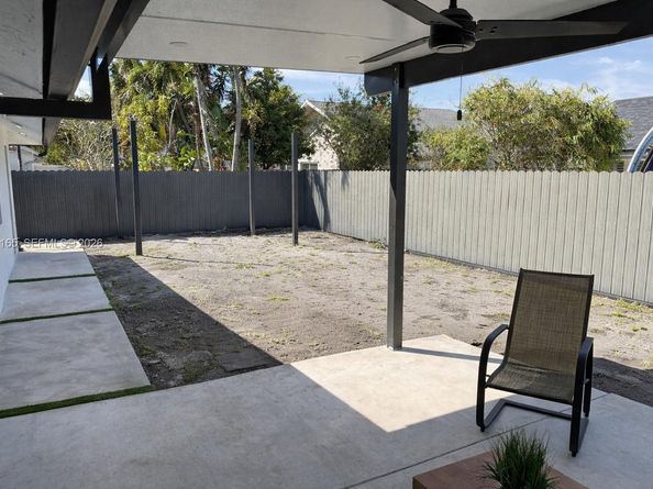 1801 NW 42nd St, Oakland Park FL 33309