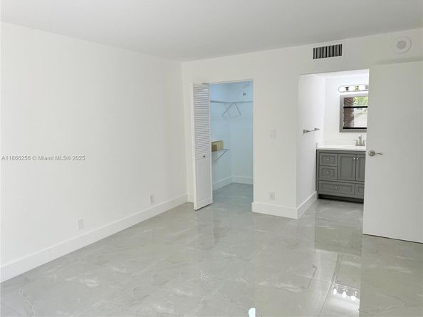 16909 N Bay Rd 116, Sunny Isles Beach FL 33160