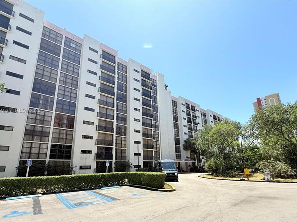 16909 N Bay Rd 116, Sunny Isles Beach FL 33160