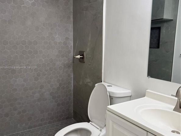 16909 N Bay Rd 116, Sunny Isles Beach FL 33160