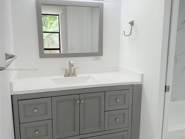 16909 N Bay Rd 116, Sunny Isles Beach FL 33160