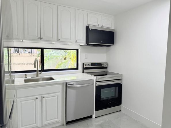 16909 N Bay Rd 116, Sunny Isles Beach FL 33160