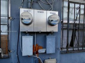 1262 NW 46th St, Miami FL 33142