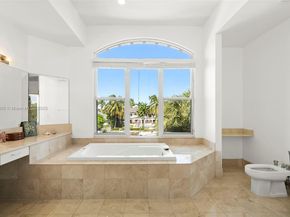 3745 NE 214th St 37, Aventura FL 33180