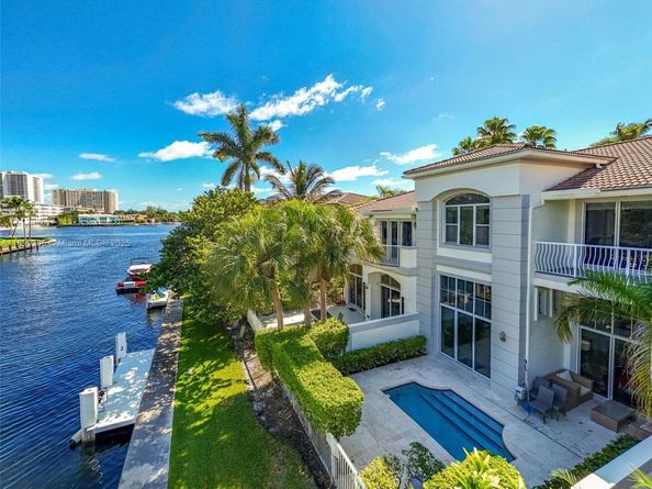 3745 NE 214th St 37, Aventura FL 33180