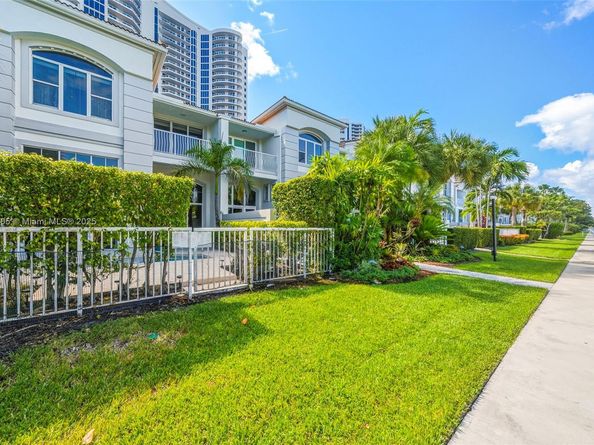 3745 NE 214th St 37, Aventura FL 33180