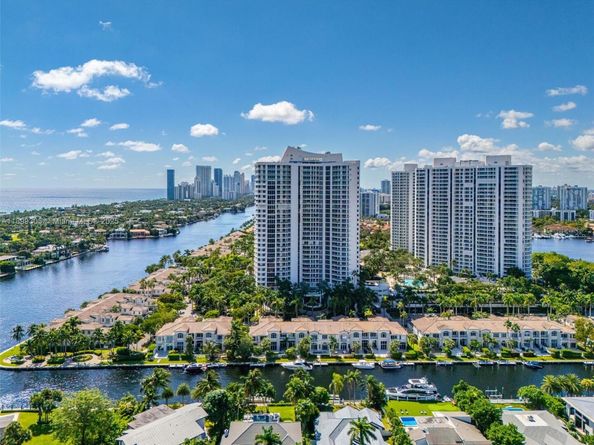 3745 NE 214th St 37, Aventura FL 33180