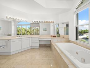 3745 NE 214th St 37, Aventura FL 33180