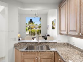 3745 NE 214th St 37, Aventura FL 33180