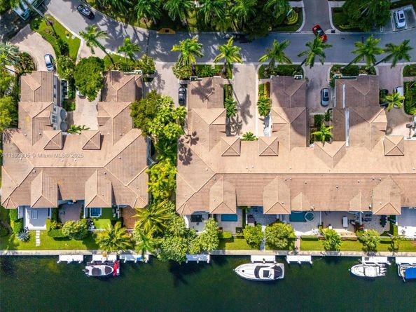 3745 NE 214th St 37, Aventura FL 33180