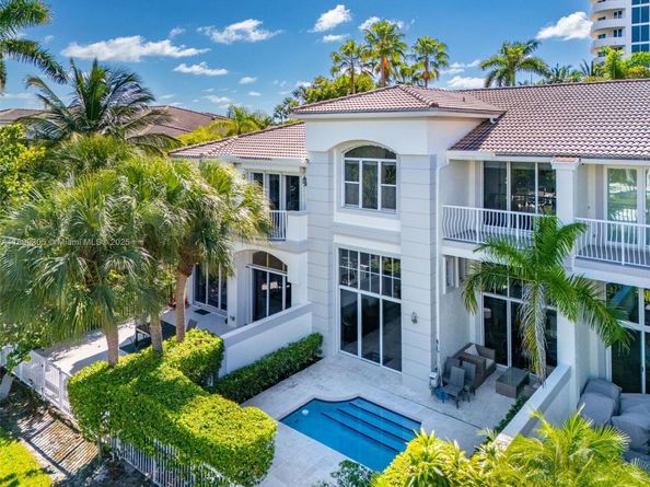 3745 NE 214th St 37, Aventura FL 33180